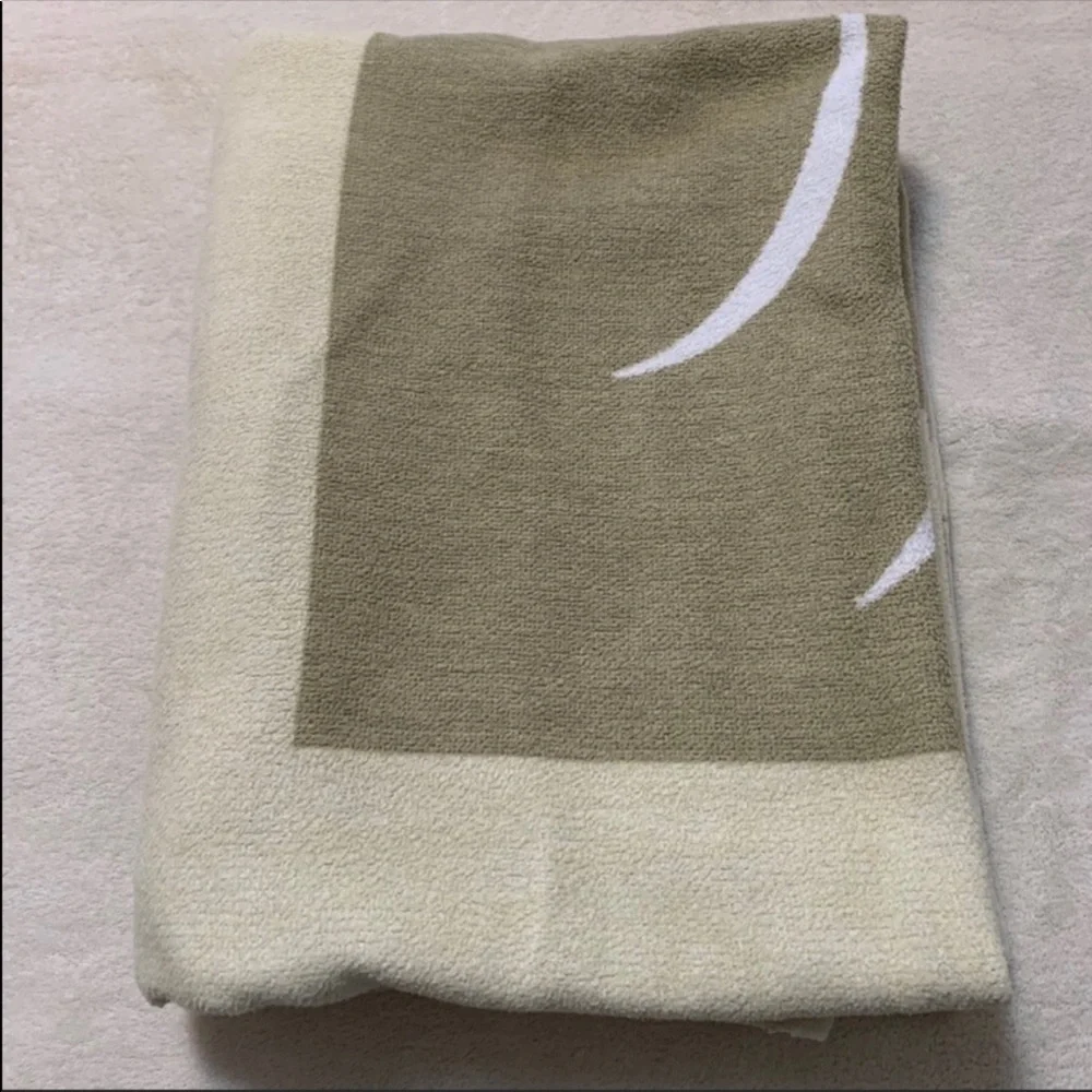 Throw blanket